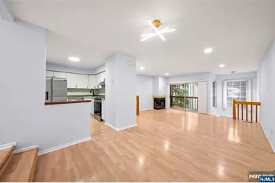 531 Windsor Drive 303 #303, Palisades Park, NJ 07650 - Photo 5