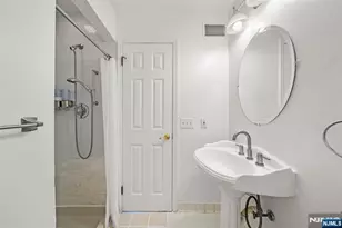 531 Windsor Dr, Palisades Park, NJ 07650 - Photo 15