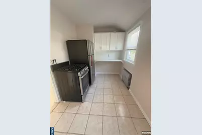 92 Aberdeen Court 2 #2, Haledon, NJ 07508 - Photo 9