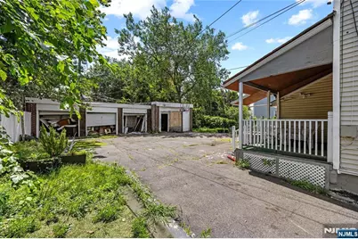 89 Tremont Avenue, East Orange, NJ 07018 - Photo 5