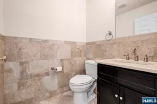 2344 Franklin St, Fort Lee, NJ 07024 - Photo 7