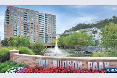 1026 Hudson Park 1026 #1026, Edgewater, NJ 07020 - Photo 1