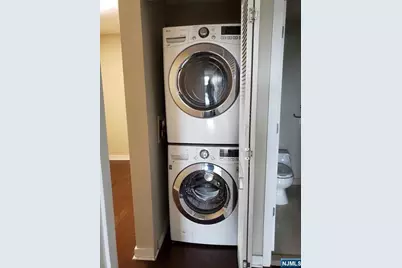 1026 Hudson Park 1026 #1026, Edgewater, NJ 07020 - Photo 17