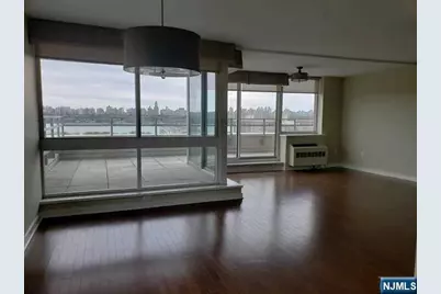 1026 Hudson Park 1026 #1026, Edgewater, NJ 07020 - Photo 7