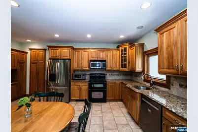 220 Clinton Avenue, Clifton, NJ 07011 - Photo 25