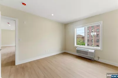 850 Broad Avenue B #B, Ridgefield, NJ 07657 - Photo 17