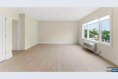850 Broad Avenue B #B, Ridgefield, NJ 07657 - Photo 3