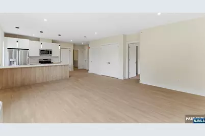 850 Broad Avenue B #B, Ridgefield, NJ 07657 - Photo 9