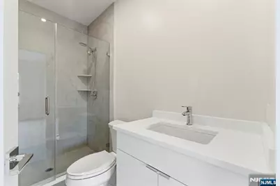 850 Broad Avenue B #B, Ridgefield, NJ 07657 - Photo 15