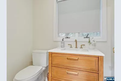 372 McKinley Boulevard, Paramus, NJ 07652 - Photo 21