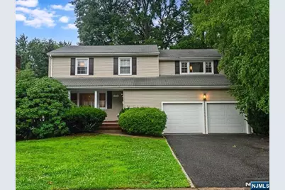 372 McKinley Boulevard, Paramus, NJ 07652 - Photo 1