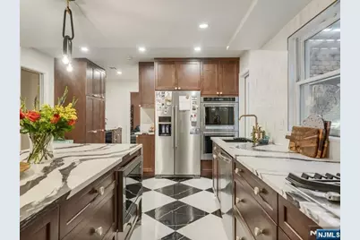 372 McKinley Boulevard, Paramus, NJ 07652 - Photo 15