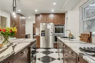 372 McKinley Blvd, Paramus, NJ 07652 - Photo 15