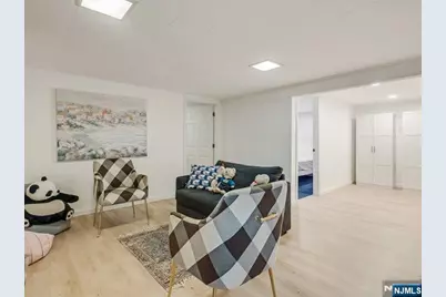 372 McKinley Boulevard, Paramus, NJ 07652 - Photo 29