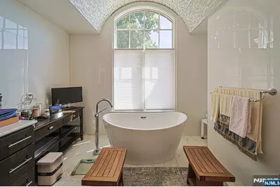 419 Stillwell B #B, Fort Lee, NJ 07024 - Photo 35