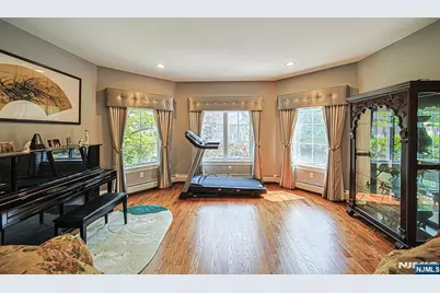290 McCloud Drive, Fort Lee, NJ 07024 - Photo 17