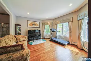 290 McCloud Dr, Fort Lee, NJ 07024 - Photo 11