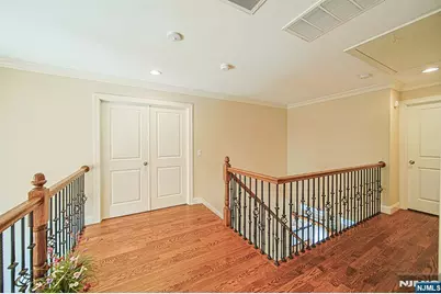 290 McCloud Drive, Fort Lee, NJ 07024 - Photo 21