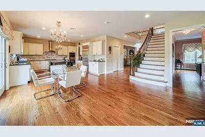290 McCloud Drive, Fort Lee, NJ 07024 - Photo 29