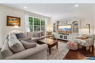 24 Pineview Drive, Waldwick, NJ 07463 - Photo 5