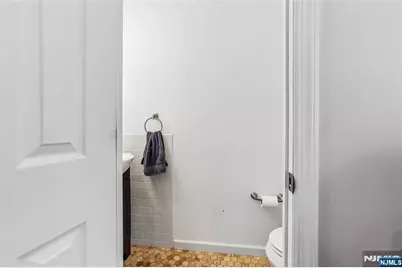 199 Larch Avenue, Teaneck Township, NJ 07666 - Photo 17