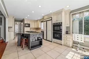 199 Larch Ave, Teaneck Township, NJ 07666 - Photo 9