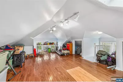 199 Larch Avenue, Teaneck Township, NJ 07666 - Photo 27