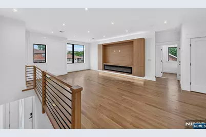 122 Edsall Avenue, Palisades Park, NJ 07650 - Photo 3