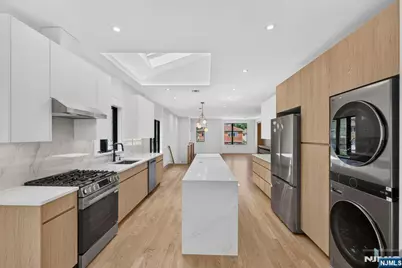 122 Edsall Avenue, Palisades Park, NJ 07650 - Photo 11
