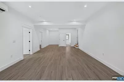122 Edsall Avenue, Palisades Park, NJ 07650 - Photo 39