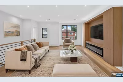 122 Edsall Avenue, Palisades Park, NJ 07650 - Photo 5