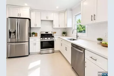 426 Broad Street 2nd Floor #2nd Floor, Carlstadt, NJ 07072 - Photo 3