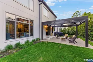 29 Roslyn Ave, Englewood Cliffs, NJ 07632 - Photo 27