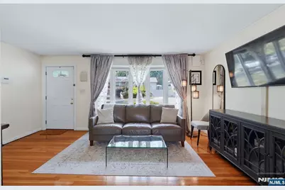387 Hickory Street, Washington Township, NJ 07676 - Photo 5