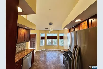 884 E Somerset Court, Ramsey, NJ 07446 - Photo 7
