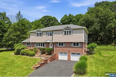 39 Fox Hill Road, Upper Saddle River, NJ 07458 - Photo 1