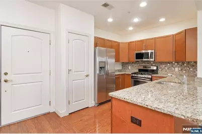3203 Windsor Park Court 203 #203, Englewood, NJ 07631 - Photo 3