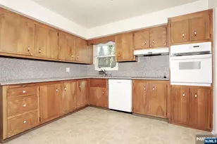 294 Kastler Ct, New Milford, NJ 07646 - Photo 11