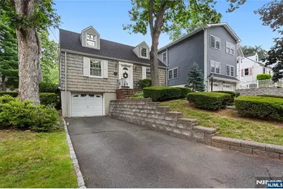 45 Cleveland Avenue, Hasbrouck Heights, NJ 07604 - Photo 3