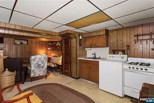 45 Cleveland Ave, Hasbrouck Heights, NJ 07604 - Photo 21