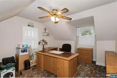 45 Cleveland Avenue, Hasbrouck Heights, NJ 07604 - Photo 15