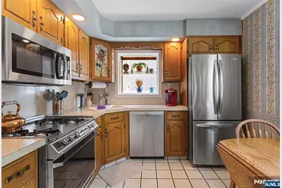45 Cleveland Avenue, Hasbrouck Heights, NJ 07604 - Photo 9