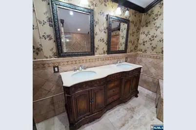 526 Moonachie Avenue, Wood Ridge, NJ 07075 - Photo 25