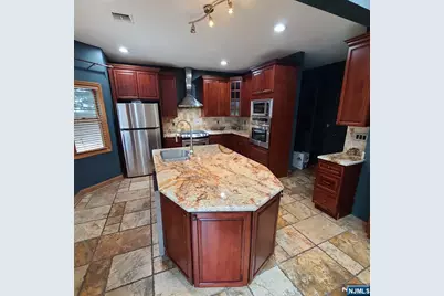 526 Moonachie Avenue, Wood Ridge, NJ 07075 - Photo 11