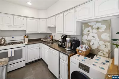 715 5th Street, Lyndhurst Township, NJ 07071 - Photo 9