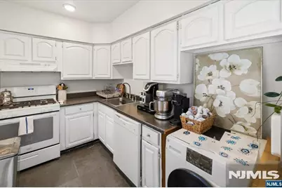 715 5th Street, Lyndhurst Township, NJ 07071 - Photo 9