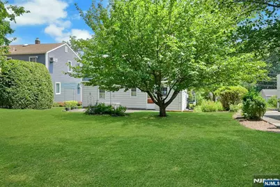 725 Millbrook Road, River Edge, NJ 07661 - Photo 5