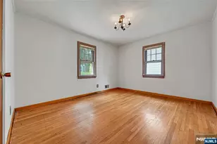 725 Millbrook Rd, River Edge, NJ 07661 - Photo 7