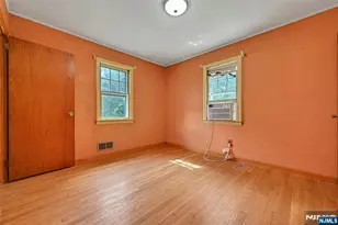 725 Millbrook Rd, River Edge, NJ 07661 - Photo 13