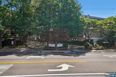 200 Grand Cove Way 2D #2D, Edgewater, NJ 07020 - Photo 33